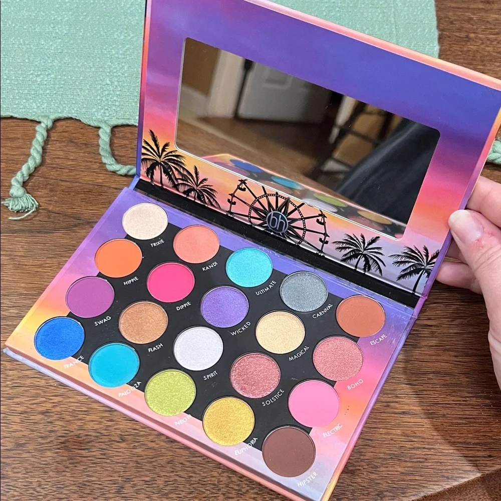 bh Cosmetics Weekend Festival 20-Color Eyeshadow Palette